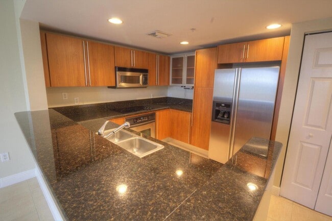 Building Photo - 610 Clematis St