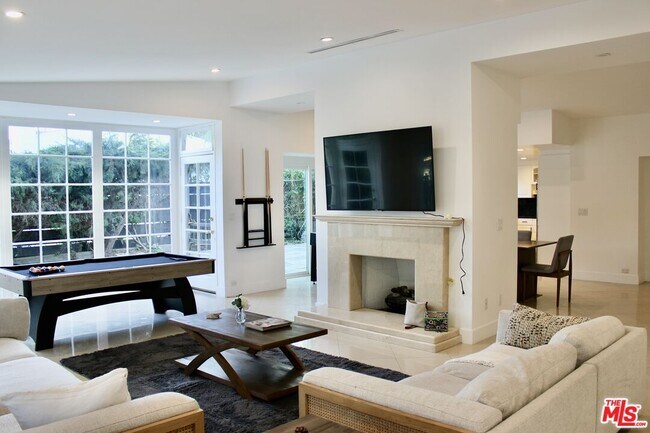 Foto del edificio - 1265 Bienveneda Ave