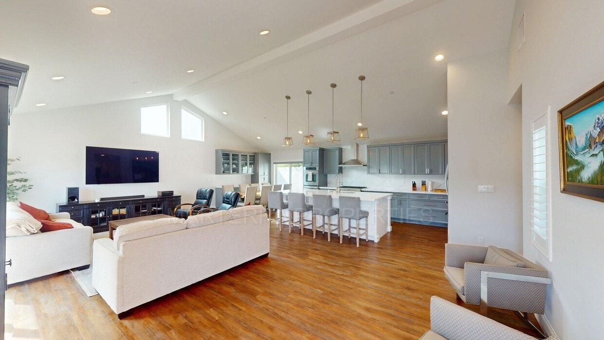 Primary Photo - Beautiful home In Eastside Costa Mesa
