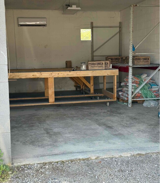 Foto del edificio - 118 Industrial Park Rd