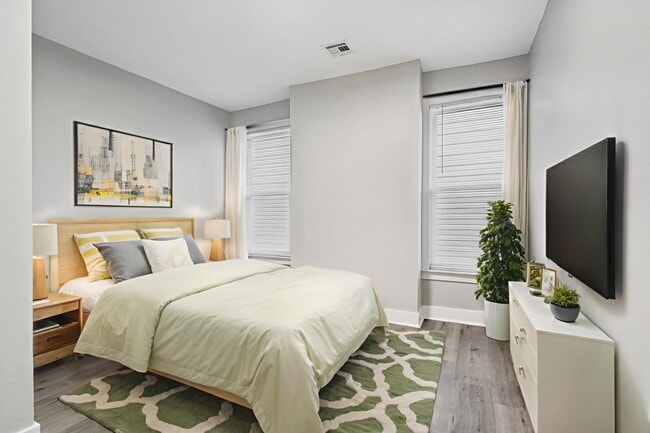 Building Photo - 324 Pacific Ave