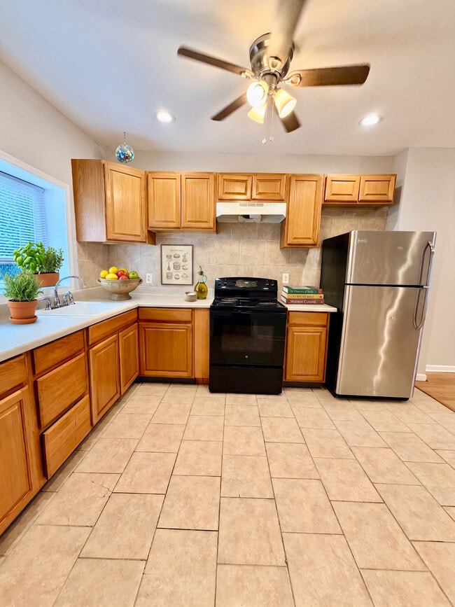 Photo - 6525 Saybrook Ave Townhome