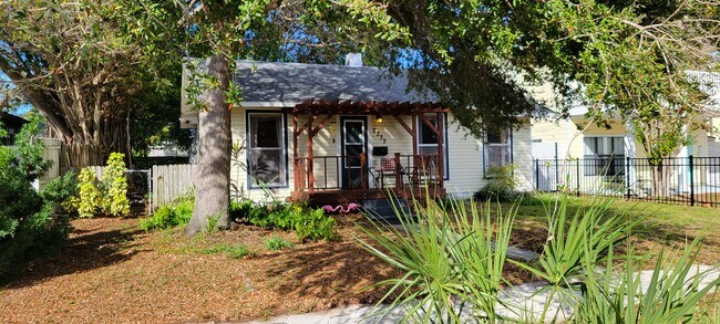 Building Photo - 2335 3rd Ave N