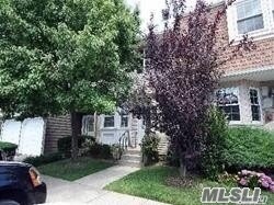 Primary Photo - 74 Woodlake Dr W