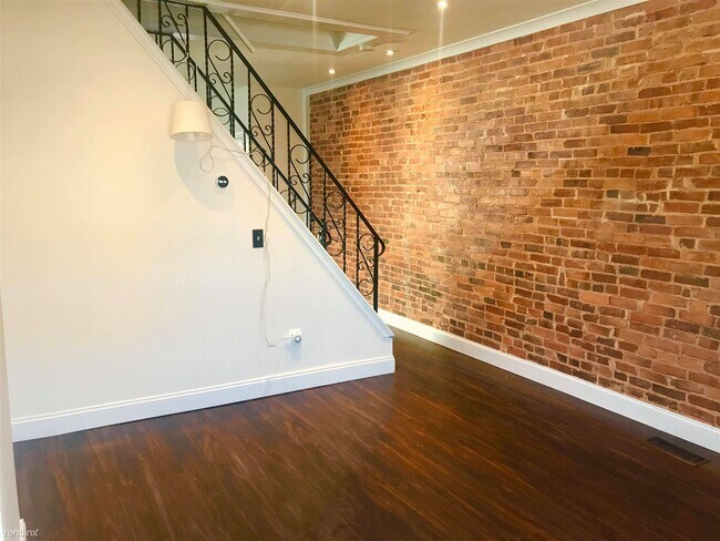 Building Photo - 3810 Mt Pleasant Ave