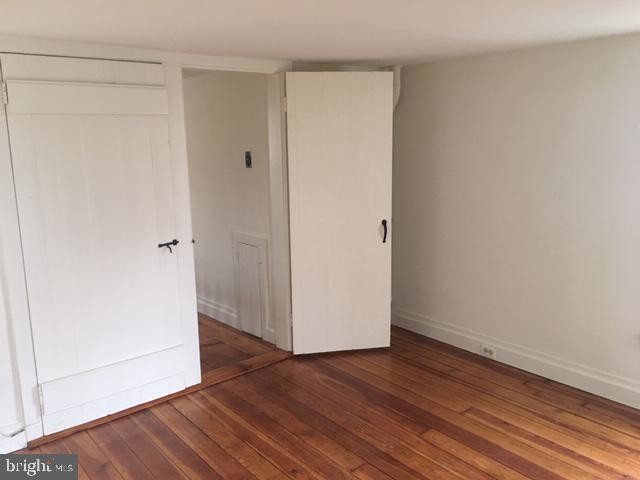 Primary Photo - 127 E Oakland Ave