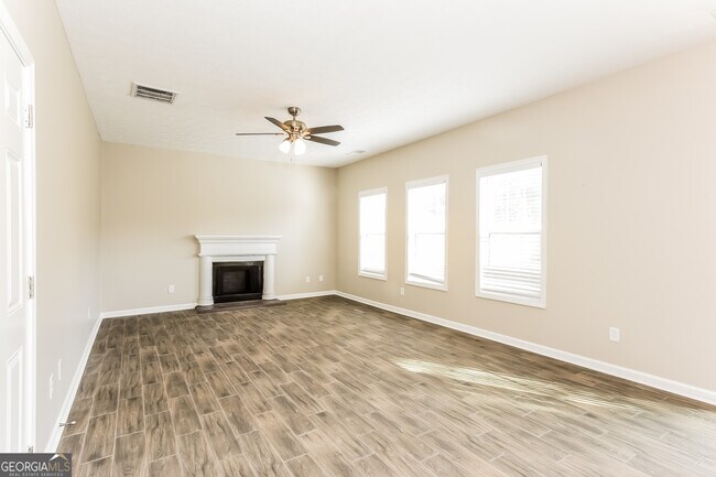 Foto del edificio - 3644 Walnut Creek Way