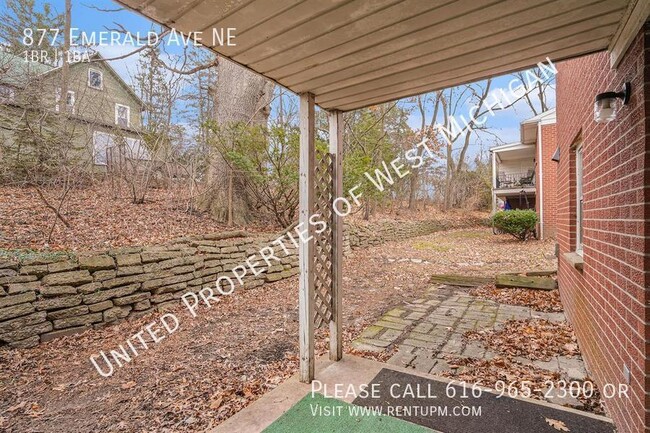 Building Photo - Available Now | 1 Bed 1 Bath Apartment in ...