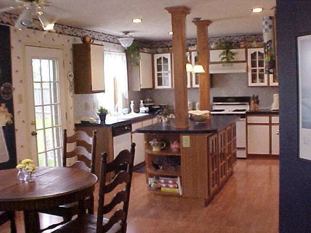 Building Photo - 1706 Oak Ridge Dr
