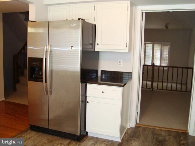 Foto del edificio - 7813 Heatherton Ln