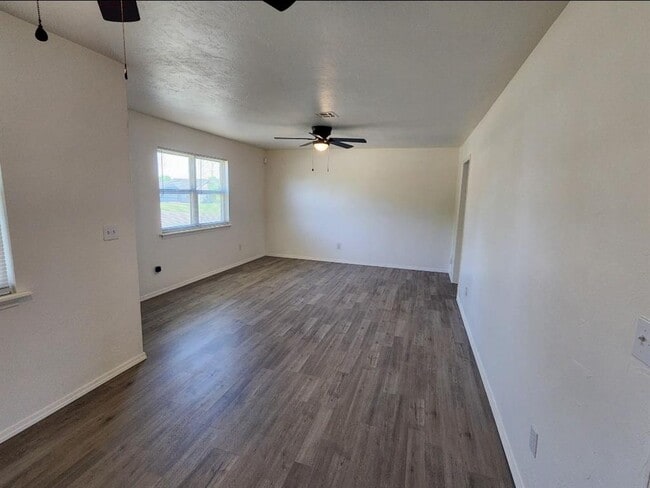 Foto del edificio - 2421 N Prospect Ave
