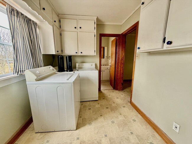 Building Photo - 1880 Atoka Idaville Rd