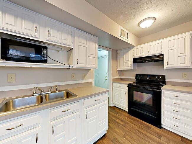 Foto del edificio - No App Fee. 1 Month Free with 14 month lea...