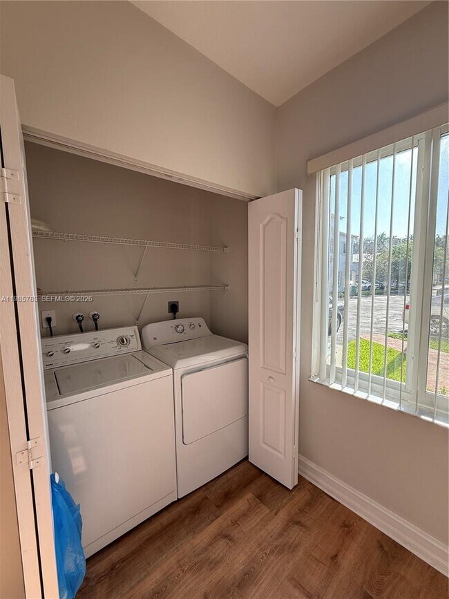 Foto del edificio - 15750 SW 92nd Ave