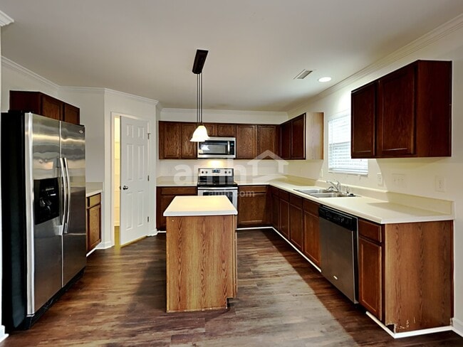 Building Photo - 250 Farrington Dr