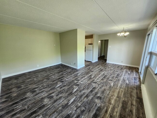 Building Photo - 411 Ellerdale St