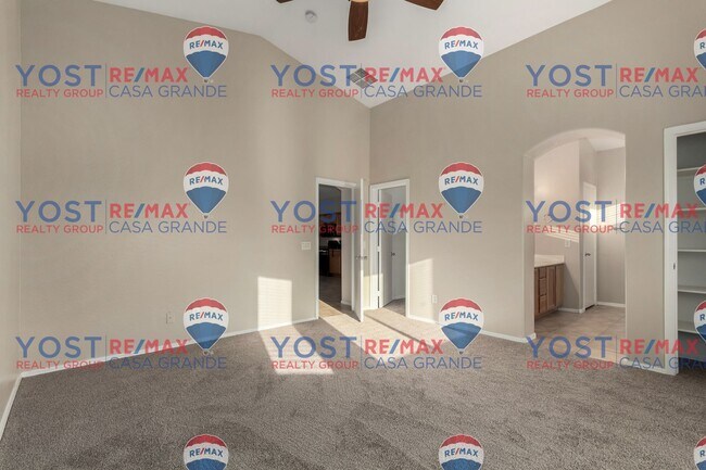 Building Photo - Charming home in McCartney Center!