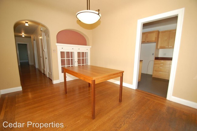 Building Photo - 2692 Hilgard Ave