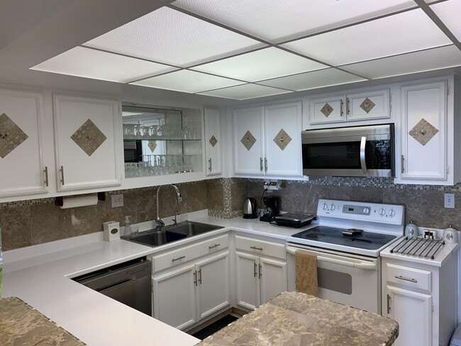 Building Photo - 3750 Galt Ocean Dr