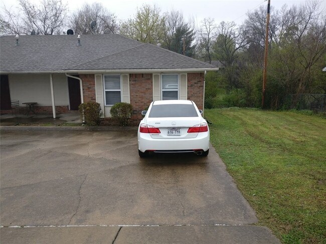 Foto del edificio - 3143 Old Missouri Rd