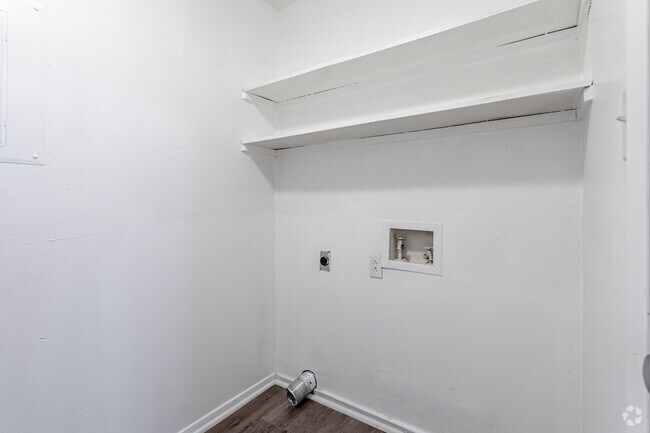 2HAB, 2BA - 978ft² - Beacon Point Apartments