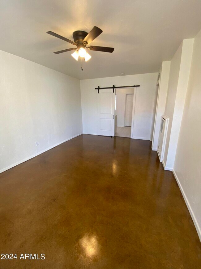 Foto del edificio - 1526 W Mulberry Dr