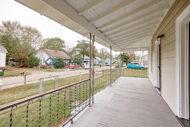 Building Photo - REDUCED! - PICK YOUR GIFT OF $200 OFF YOUR...