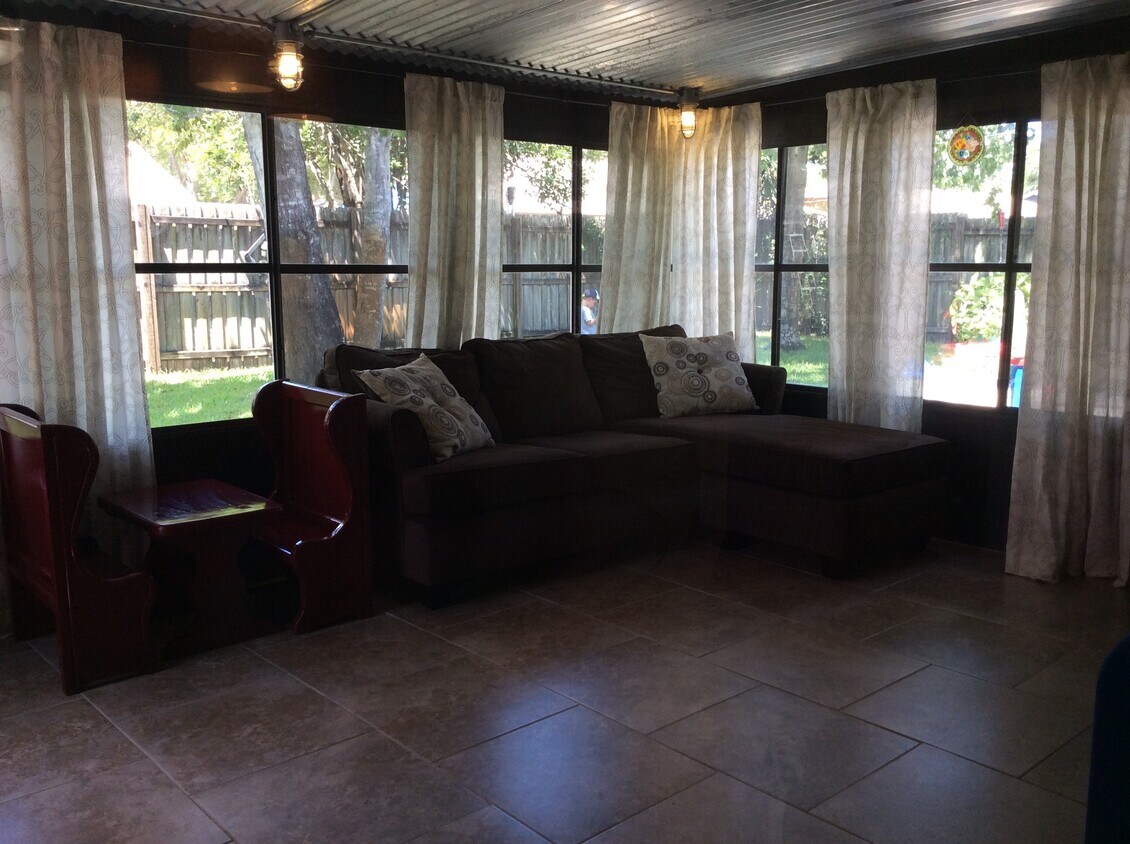 Foto principal - 533 Legume Drive
