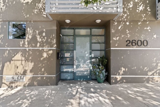 Building Photo - Tri-Level Inner Mission Live/Work Condo - ...