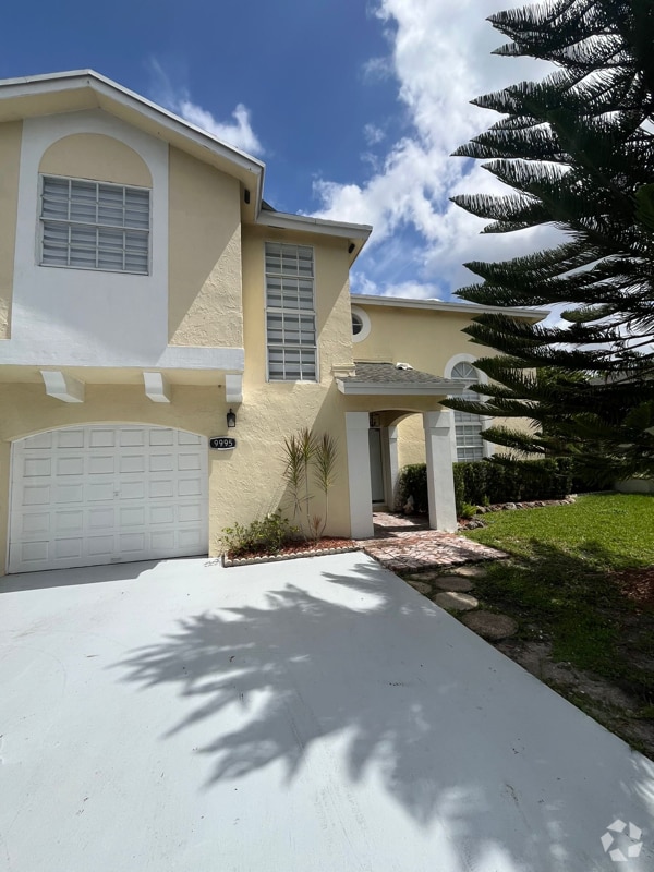 Building Photo - 9995 NW 52nd St