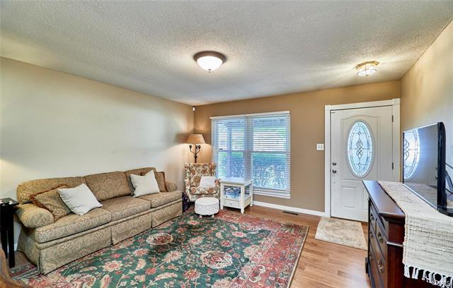 Foto del edificio - 708 Whitewillow Ln