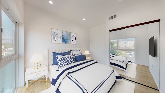 Foto del edificio - 6342 Camellia Ave