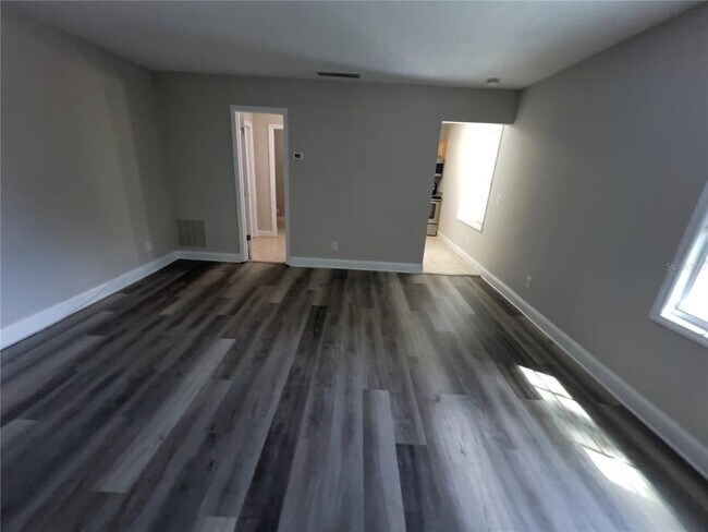 Building Photo - 13824 Orange Sunset Dr