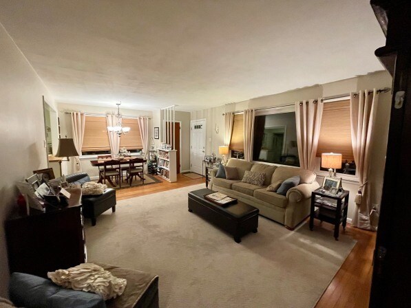 Foto del edificio - 316 Longwood Dr