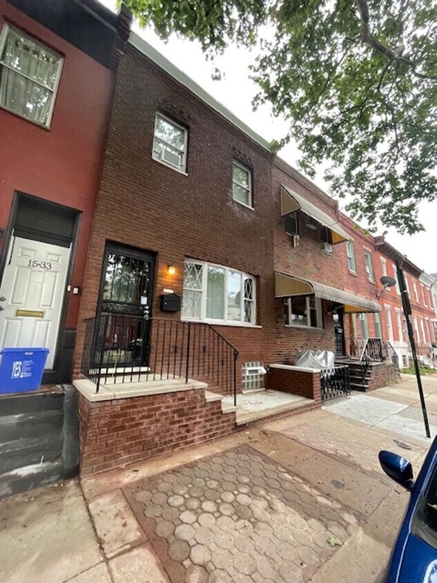 Primary Photo - Huge 3 bed in Newbold South Philadelphia