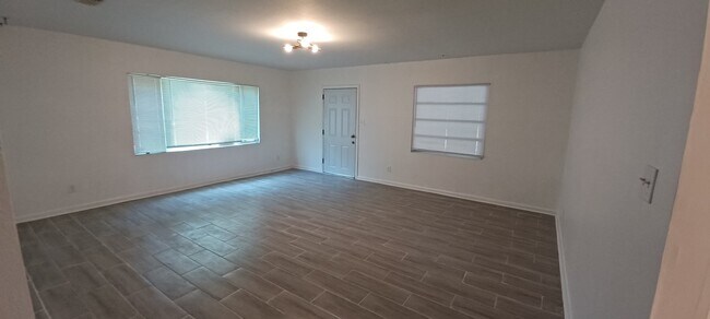 Foto del edificio - 9124 8th Ave