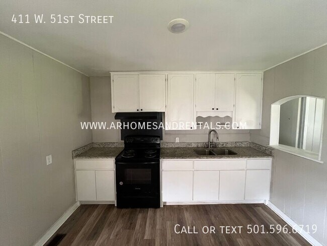 Foto del edificio - 411 W 51st St