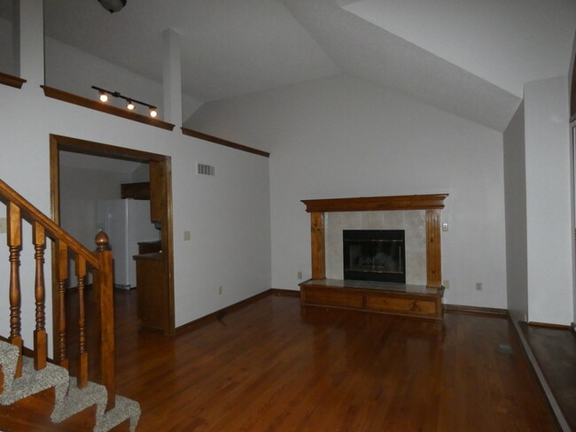 Building Photo - Beautiful Home in Parkville, MO