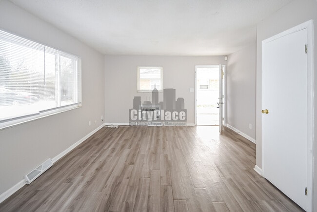 Photo - 2412 N Lesley Ave House