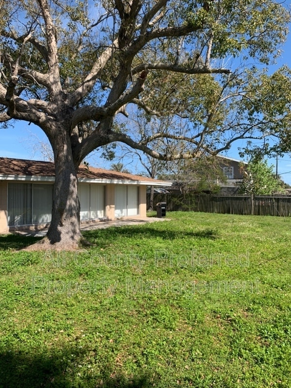 Building Photo - 935 Bolton Ln