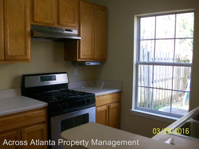 Building Photo - 240 Rosewood Way NW