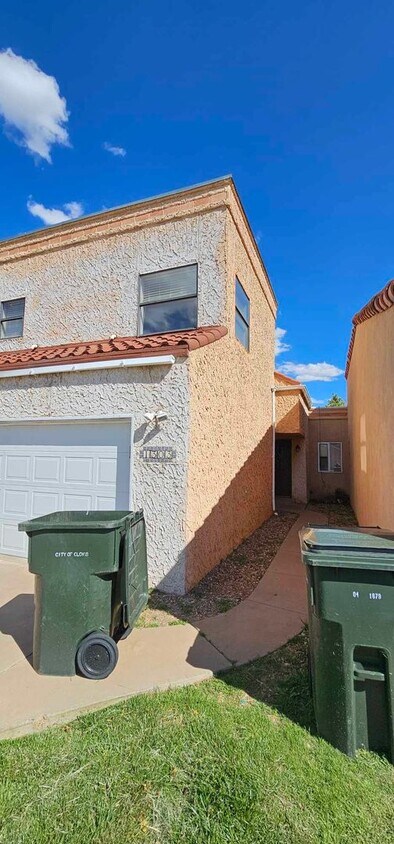 Primary Photo - Adorable 2 bed, 2.5 bath home for rent