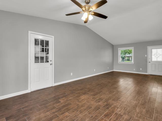 Foto del edificio - 1224 Meadowcrest Dr