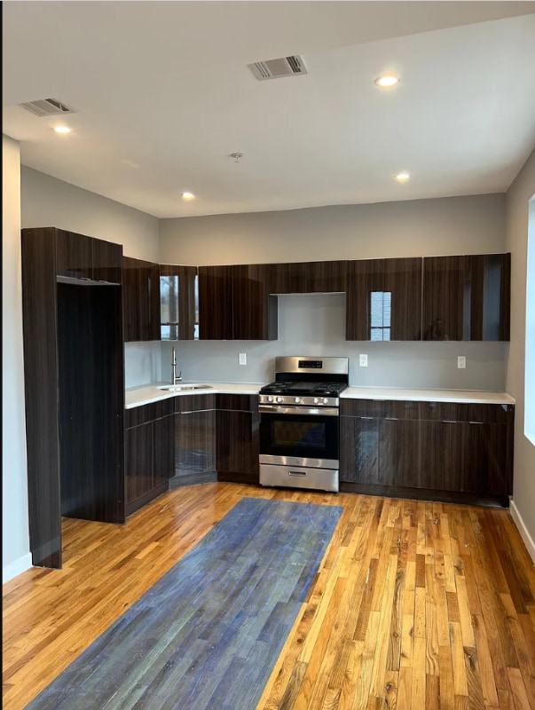 Building Photo - 587 Central Ave