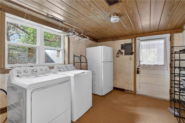 Building Photo - 1601 Walnut Ave