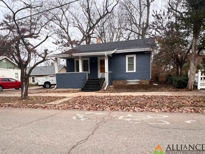 Building Photo - 512 Denison Ave