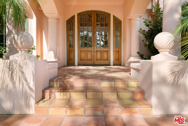 Building Photo - 1450 Cuesta Linda Dr