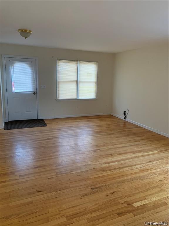 Foto del edificio - 104 Lockwood Ave