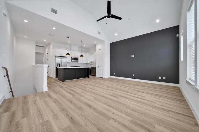 Building Photo - 1506 Ryon St