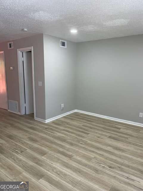 Building Photo - 3884 Parklane Dr